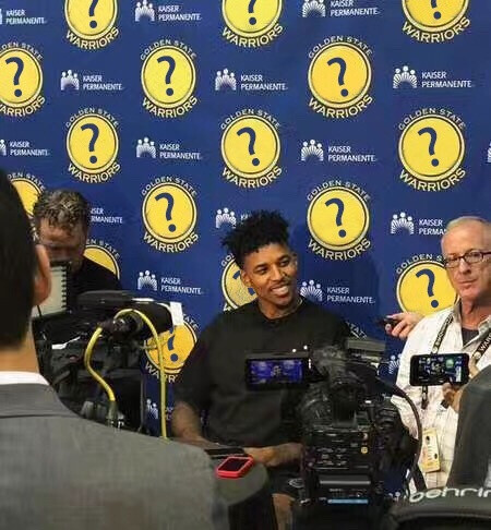 世体：后场伤病多，弗里克本赛季18场比赛使用了11种后防组合（世体：后防伤病潮来袭，弗里克本季18战尝试11套后防搭配）