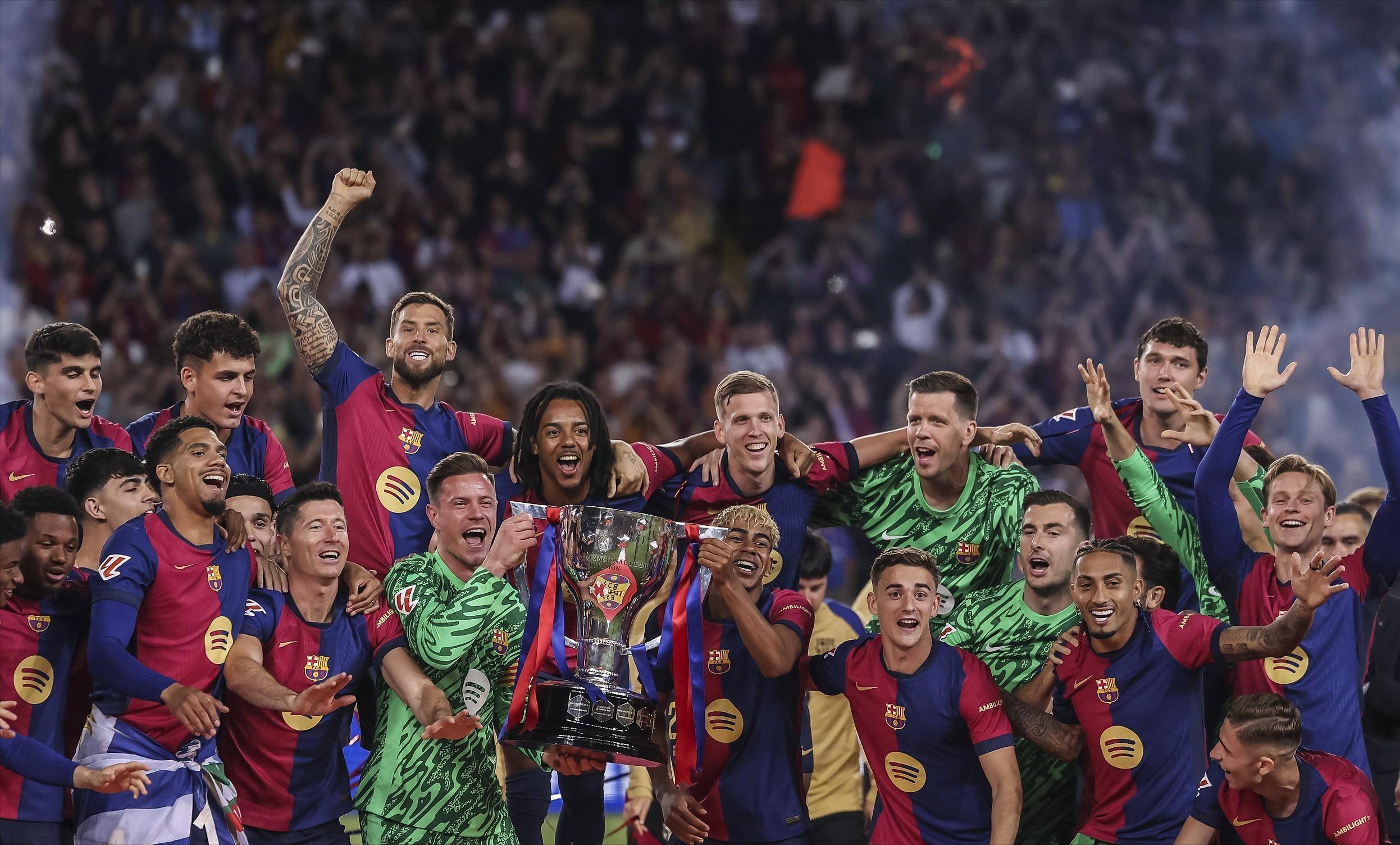 芭比粉+星空顶！WNBA球星里斯晒出自己的新座驾（WNBA明星里斯晒新座驾：芭比粉涂装搭配星空车顶）