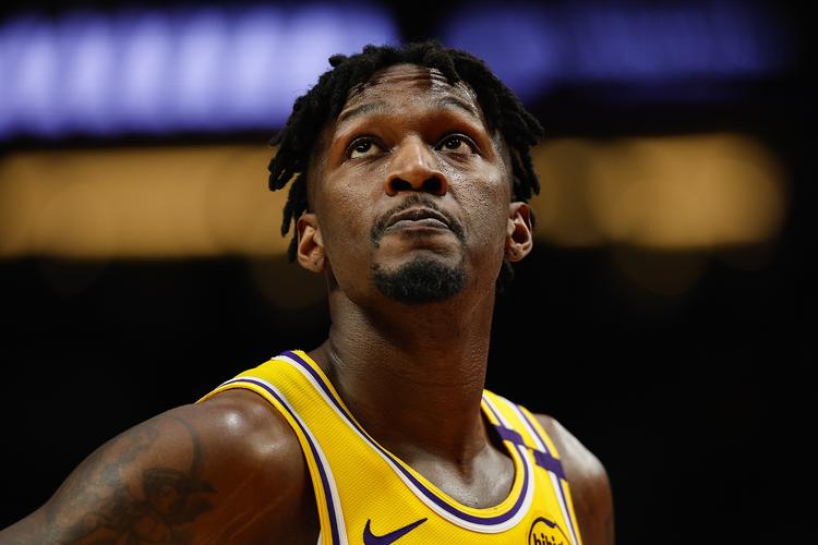 尹鸿博：明天是我生涯最后一场中超，因伤不得不做出退役选择（因伤选择退役，尹鸿博明天将迎来职业生涯最后一场中超）