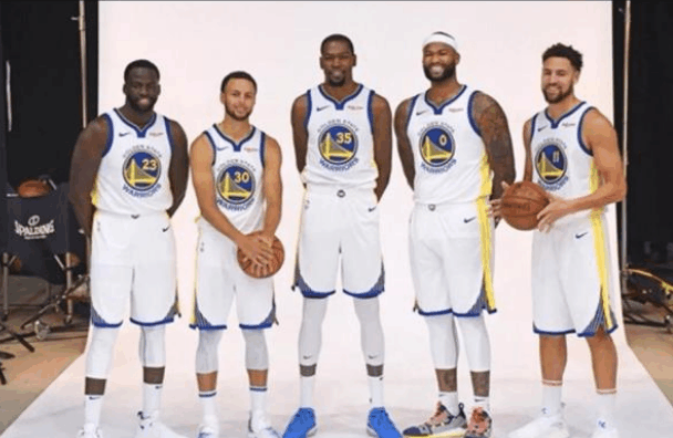 带队两战全胜夺得冠军，穆斯卡特当选中超11月最佳教练（两连胜捧杯，穆斯卡特获评中超11月最佳主帅）