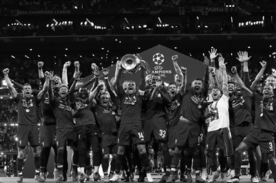 经纪人：那不勒斯今夏也有意博尼，但奥西利奥起了决定性作用（经纪人：那不勒斯夏窗亦有意博尼，奥西利奥扮演关键角色）