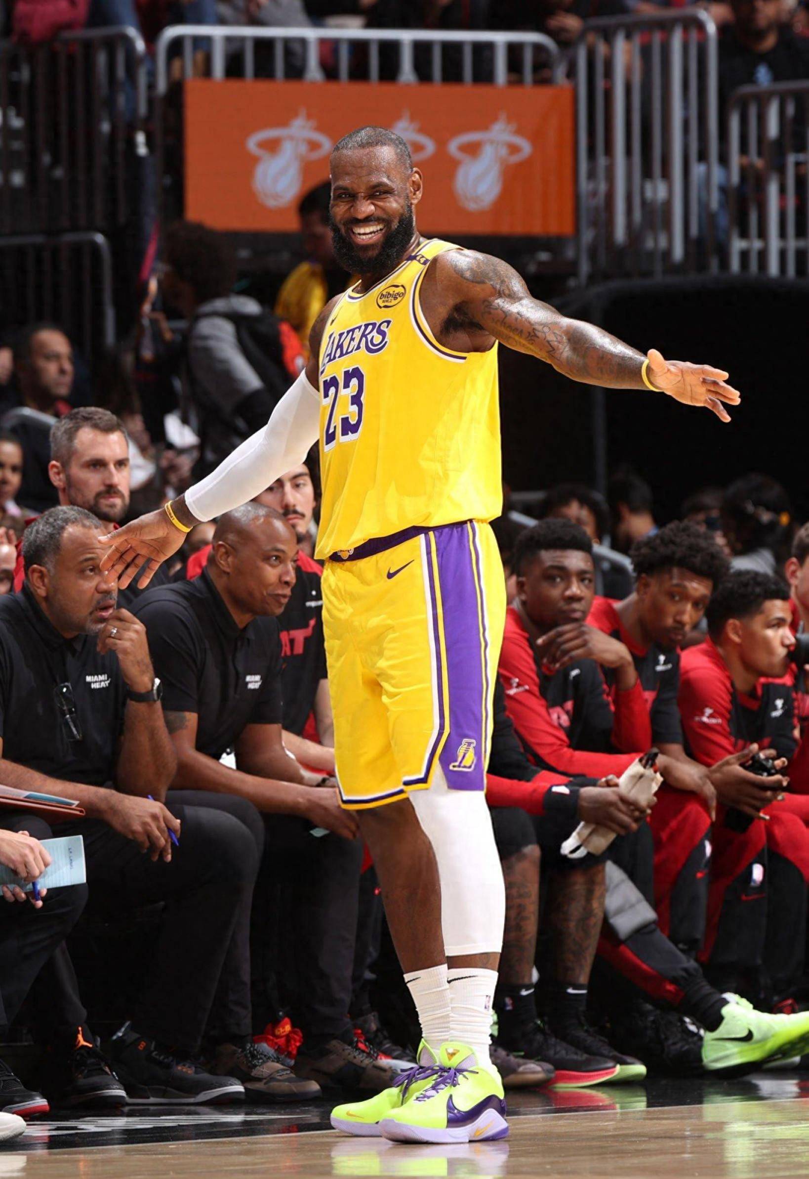 比肩阿德和埃托奥，劳塔罗本赛季出战的三场欧冠比赛均有进球（劳塔罗本季欧冠三战皆破门，与阿德、埃托奥并列纪录）