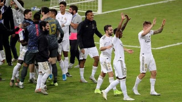 59岁的罗马里奥已与22岁女友分手，巴媒：他又有了新约会对象（59岁罗马里奥与22岁女友分手，巴媒称他已展开新恋情）