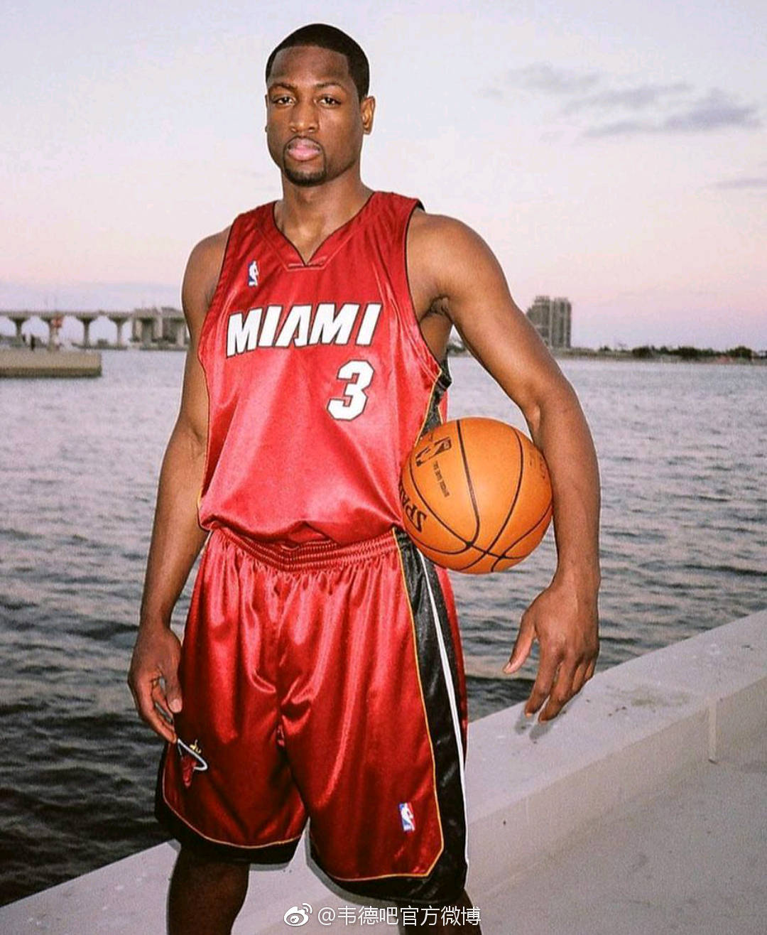 孔帕尼：会继续练定位球；迪亚斯虽没直接参与进球但贡献很大（孔帕尼：定位球训练不停；迪亚斯未直接参与破门仍贡献巨大）