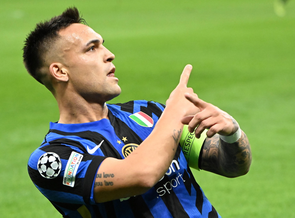 世体：施洛特贝克仍犹豫与多特续约，皇马与巴萨将争夺他（世体：施洛特贝克续约多特仍存疑，皇马巴萨或掀争夺战）