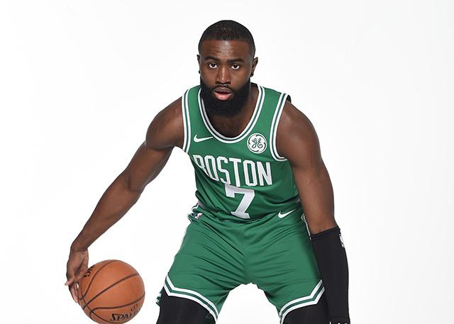 英超半场：B费破门，贝勒加德建功，狼队1-1曼联（英超半场：B费先拔头筹，贝勒加德扳平，狼队暂1-1曼联）