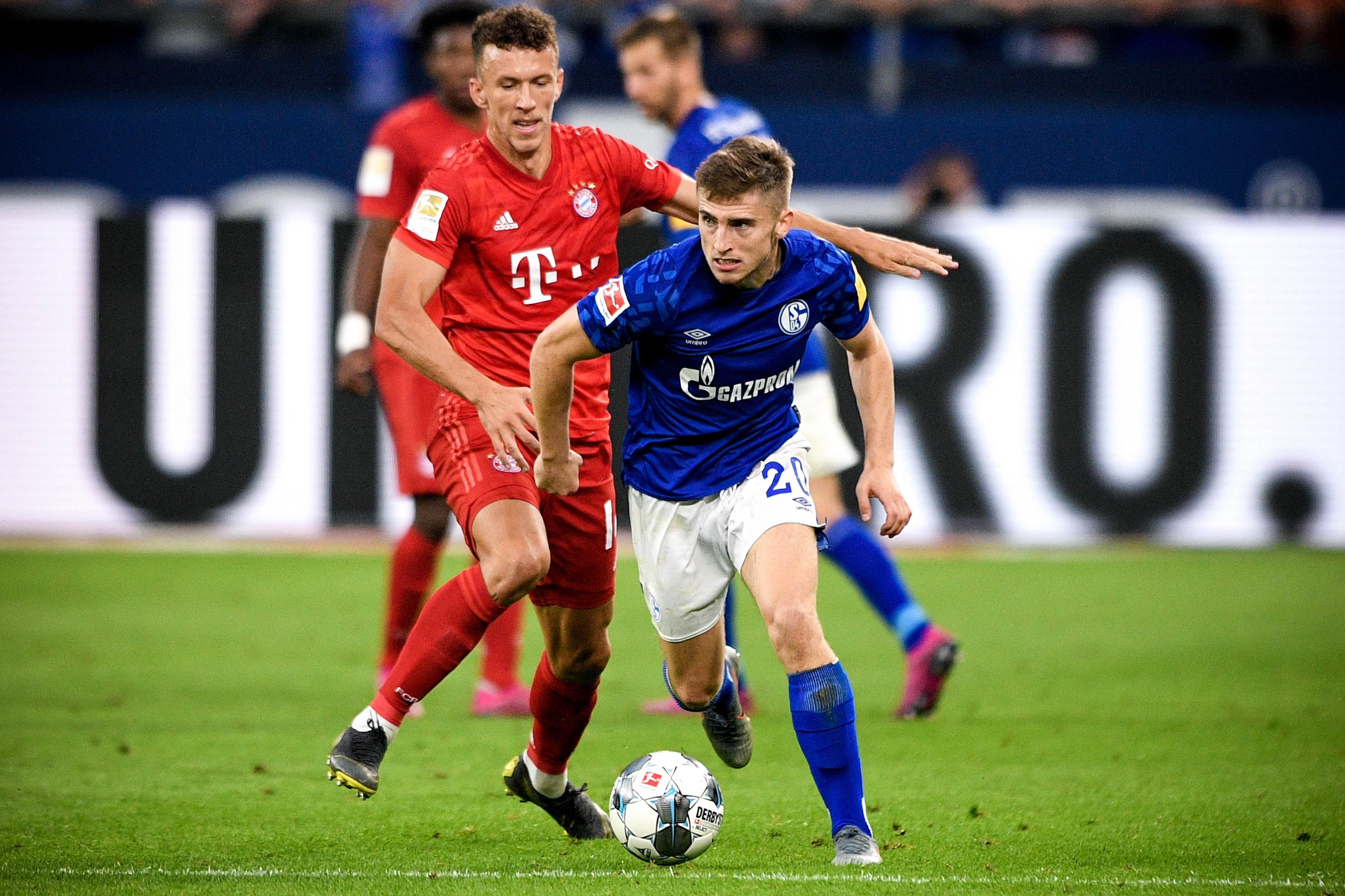 世界杯冲冠形势愈发明朗（世界杯夺冠格局日趋清晰）