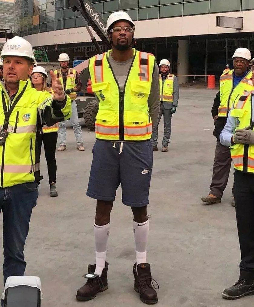 足球世界杯安保升级，启用AI面部识别（足球世界杯安保再升级：AI人脸识别上岗）