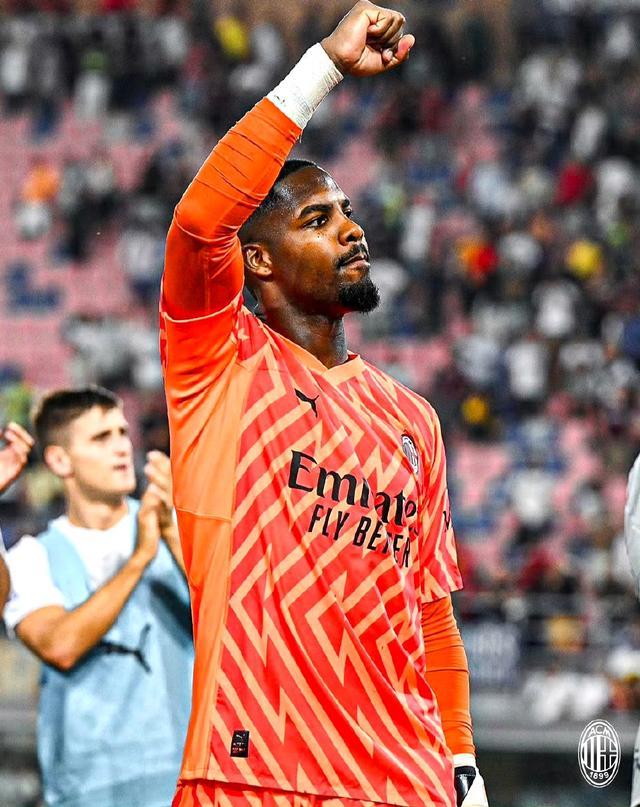 约罗：不后悔拒绝皇马；曼联只会选择给球队带来正能量的球员（约罗称拒绝皇马不后悔，曼联只引进正能量球员）