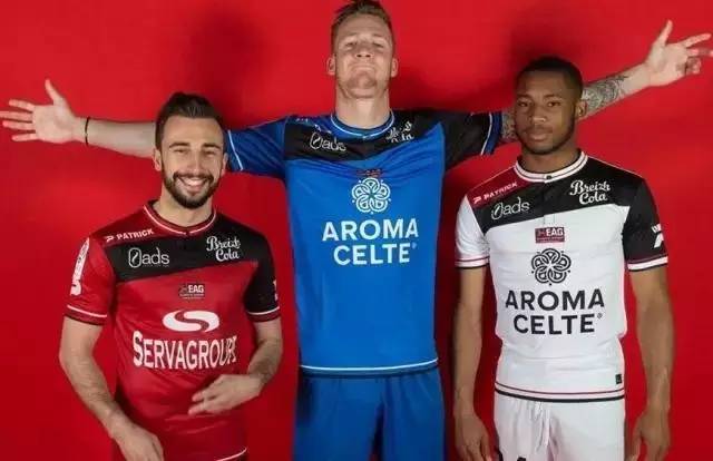 比利亚：踢球和执教是不同的， 我不会去当教练（比利亚：踢球与执教不同，我不打算当教练）