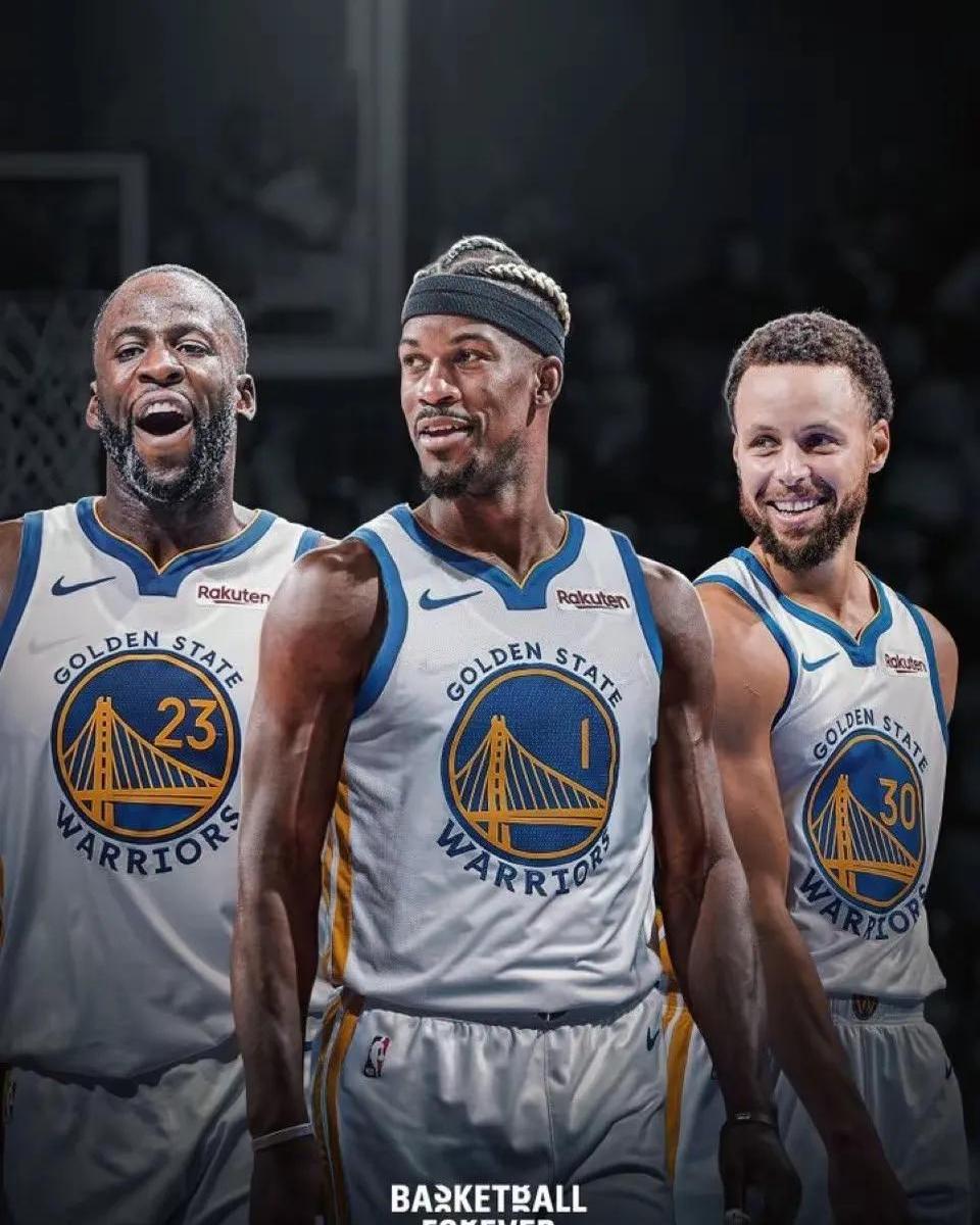 东契奇飞抵费城加入湖人！周一复出战76人 詹姆斯状态升级也有望回归（东契奇抵达费城加盟湖人！周一或复出战76人 詹姆斯状态提升同样有望回归）